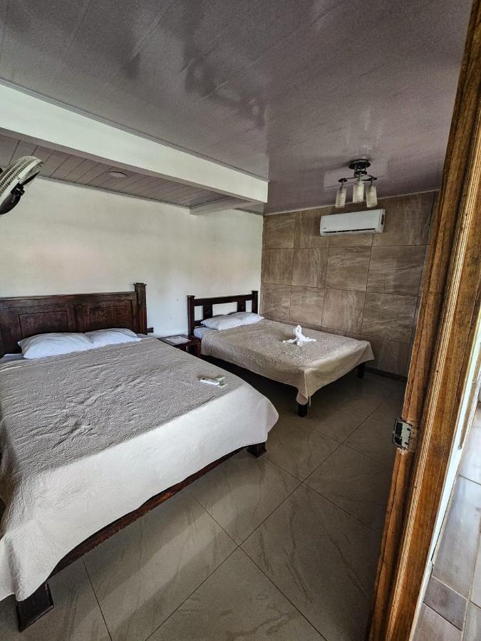 Hotel Liah'S 托尔图格罗 外观 照片