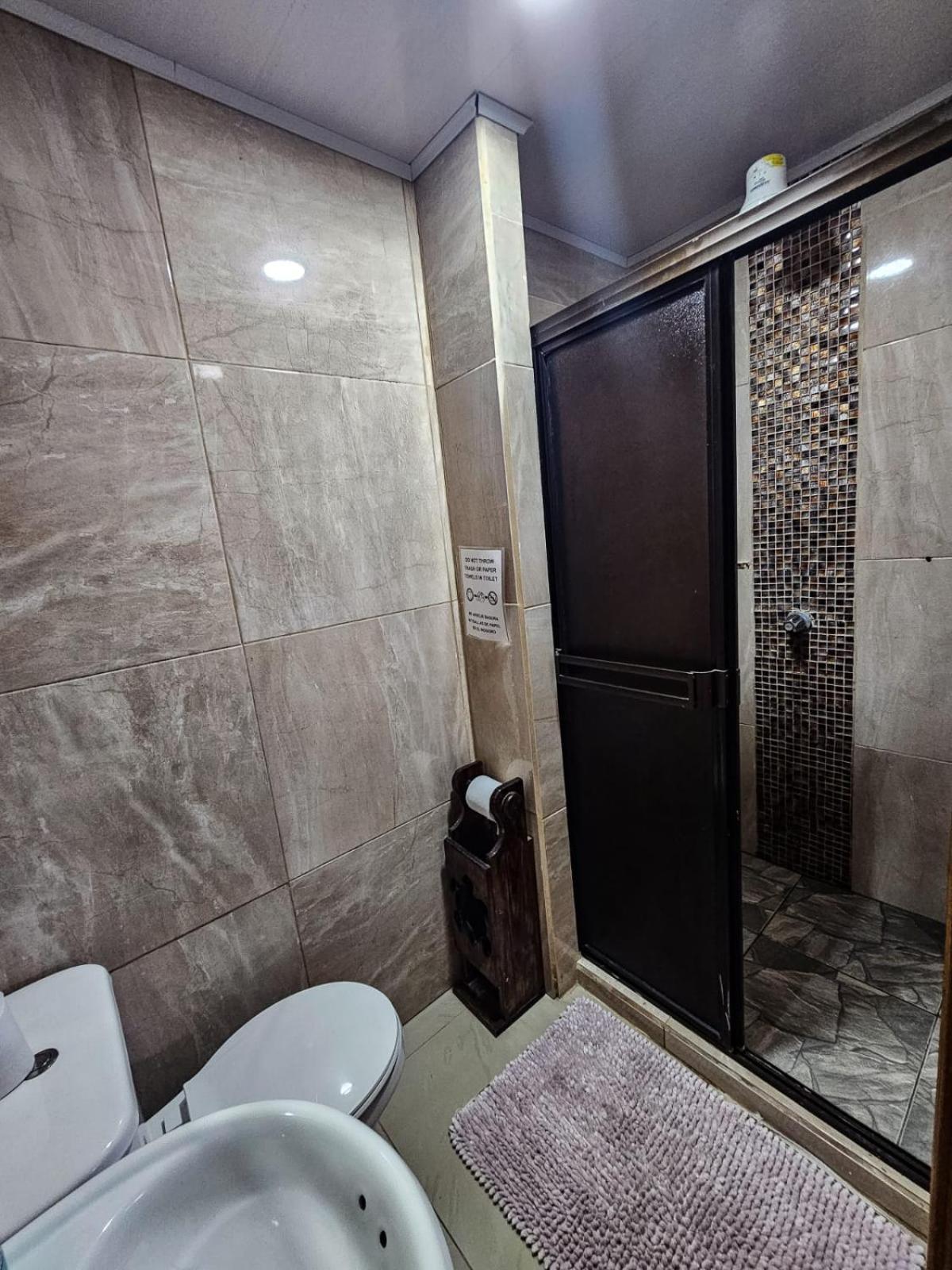 Hotel Liah'S 托尔图格罗 外观 照片